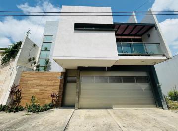 Casa · 424m² · Casa en Venta en Jardines de Mocambo, 3 Recámaras, Amplios Espacios y Paneles Solares