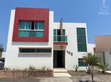 Casa · 173m² · 3 Recámaras · Casa en Venta con 3 Recámaras y un Amplio Jardín en Real Mandinga
