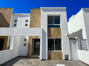 Casa de 3 habitaciones, Aguascalientes · Casas en Venta en Aguascalientes Norte en Viña Antigua Residencial de Oportunidad