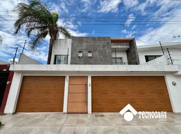 Casa de 4 habitaciones, Zapopan · Casa con 440 m² y 4 Recámaras en Venta en Jardines de San Ignacio