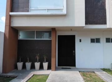 Casa · 108m² · 3 Recámaras · 2 Estacionamientos · Casa en Paseo Arboleda