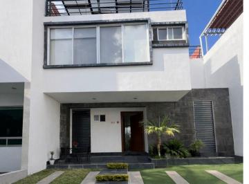 Casa de 4 habitaciones, Tlajomulco de Zúñiga · Casa en Venta en El Fraccionamiento La Rioja, Gavilanes, Tlajomulco de Zúñiga, Jalisco