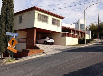 Casa · 385m² · 3 Recámaras · 2 Estacionamientos · Renta Casa en Guadalupe Amueblada