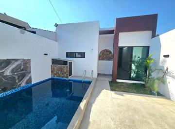 Casa de 2 habitaciones, Ayala · Casa en Venta de 1 Nivel con Alberca en Fracc. en Ayala Mor.