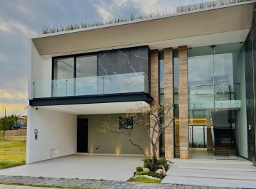 Casa · 428m² · 4 Recámaras · Casa - Lomas 2