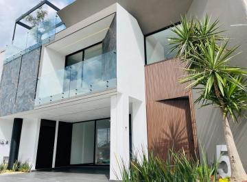 Casa · 442m² · 4 Recámaras · 2 Estacionamientos · Casa - Cascatta