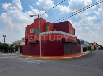 Casa · 370m² · 5 Recámaras · 3 Estacionamientos · Casa en Venta en Jardines de Bellavista, Tlalnepantla Edo. de México