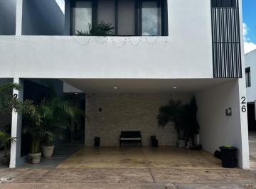 Casa · 181m² · 2 Recámaras · 2 Estacionamientos · Townhouse en Venta en Conkal, en Privada con Amenidades
