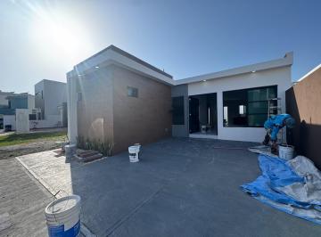 Casa · 110m² · 2 Recámaras · 2 Estacionamientos · Casa en Venta de Una Planta en Lomas de La Rioja Alvarado Veracruz