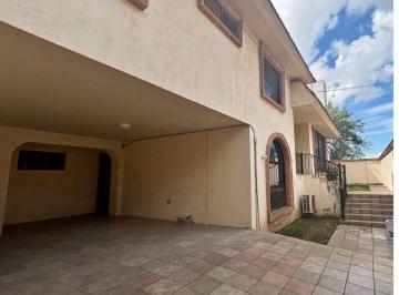 Casa de 3 habitaciones, San Pedro Garza García · Casa en Venta en El Centrito del Valle, San Pedro Garza García