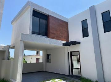 Casa · 3 Recámaras · 2 Estacionamientos · Casa en Venta Col. Jardines de Champayan