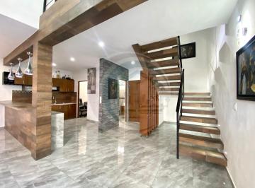 Casa · 228m² · 3 Recámaras · 2 Estacionamientos · Casa Arbolada Residencial