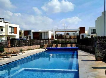 Casa · 256m² · 3 Recámaras · 2 Estacionamientos · Venta de Casa en Juriquilla