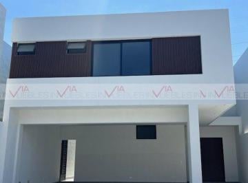 Casa · 358m² · 3 Recámaras · 2 Estacionamientos · Casa en Venta en Santiago