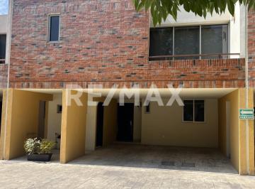 Casa · 270m² · 3 Recámaras · 2 Estacionamientos · Casa en Venta en Atizapán - (4)
