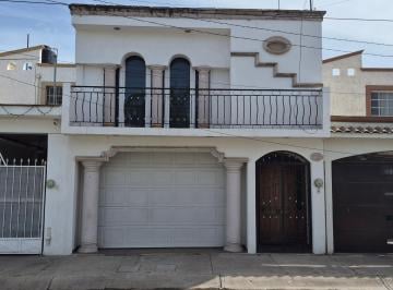 Casa · 164m² · 3 Recámaras · 1 Estacionamiento · Casa en Venta en Nuevo Durango en Av Principal - (4)