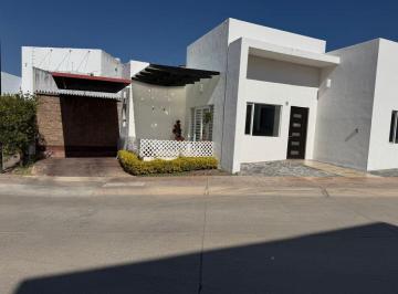 Casa de 2 habitaciones, Guanajuato · Casa en Renta (Frente a Liverpool Gto) Fraccionamiento Tirio (Guanajuato Capital)