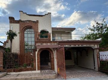 Casa · 542m² · 3 Recámaras · 2 Estacionamientos · Casa en Venta Col. Vergel