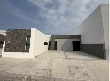 Casa · 115m² · 2 Recámaras · 2 Estacionamientos · Lomas de La Rioja Casa en Venta de 2 Recamaras y Alberca