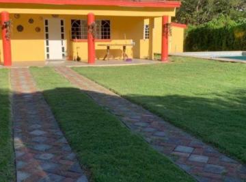 Casa · 163m² · 3 Recámaras · 2 Estacionamientos · Casa de Descanso en Venta en Morelos