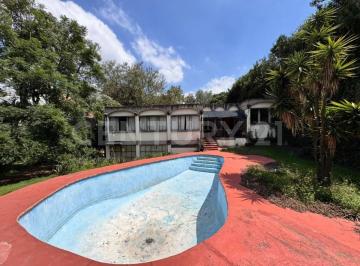 Terreno / Lote · 351m² · 4 Recámaras · 12 Estacionamientos · Terreno con Casa Para Remodelar y Amplio Jardín en Jardines del Pedregal