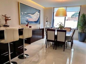 Casa · 420m² · 4 Recámaras · 2 Estacionamientos · Casa en Privada en Renta en Interlomas