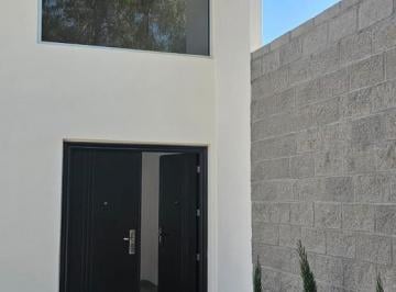 Casa · 400m² · 6 Recámaras · 4 Estacionamientos · Con Amplio Terreno en La Florida