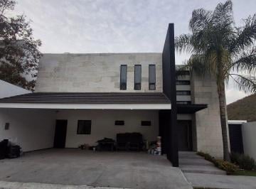 d9bd21ed0d5eb9815ef67af532639ee8b6f14e21c96b7f68cc8666f31f1b6f1e · Casa en Venta en Sierra Alta Real de La Sierra