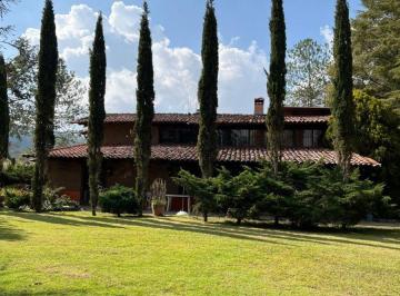 Casa de 4 habitaciones, Tapalpa · Casa con 9712 m² de Superficie de Terreno, 4 Habitaciones en Venta en Tapalpa