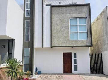 3e186bed3051542473a7dd809152fdc65508ecabec15367b387418638647c380 · Venta Casa en Zibata Queretaro Qro de Oportunidad