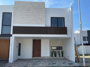 Casa de 3 habitaciones, Zapopan · Casa en Venta en El Campestre Coto Bakal