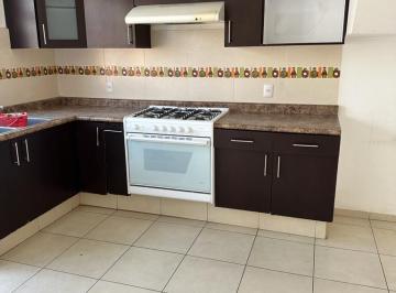 Casa · 145m² · 3 Recámaras · 2 Estacionamientos · Casa en Venta en Pozos