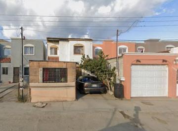 Casa de 3 habitaciones, Tecate · Casa con 130 m² de Terreno, 3 Recámaras en Venta, Jardines del Río