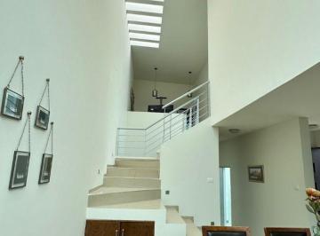 Casa de 3 habitaciones, San Luis Potosí · Casa en Renta Totalmente Amueblada en Priv. Horizontes I