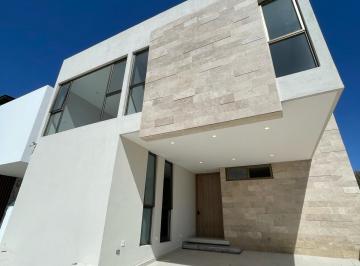 Casa · 330m² · 4 Recámaras · 2 Estacionamientos · Casa - Condominio St Ángelo Residence