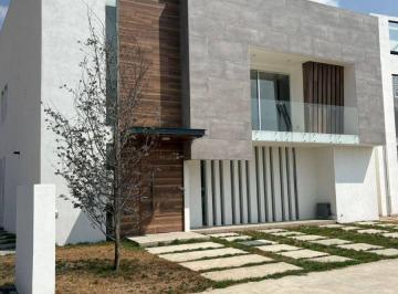 Casa en Venta de 3 habitaciones Zona Plateada · Hermosa Residencia en Una de Las Zonas Más Exclusivas de Pachuca Hidalgo, con Diseño Sustentable.