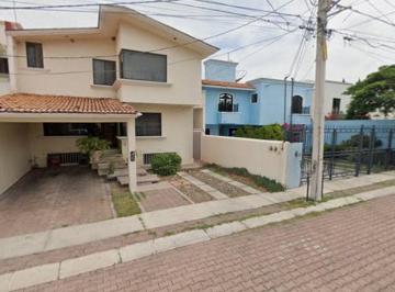 Casa de 3 habitaciones, Querétaro · Casa en Cerro del Agua Queretaro, Patio, Jardin, Cerca de Hospital, Plazas Comerciales y Via Rapida