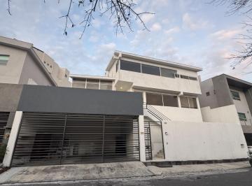 Casa · 436m² · 3 Recámaras · 3 Estacionamientos · Casa en Venta en Sierra Alta, Monterrey