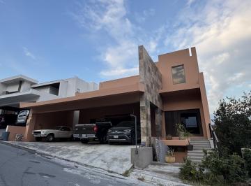 Casa · 830m² · 3 Recámaras · 4 Estacionamientos · Casa en Venta Sierra Alta, Monterrey