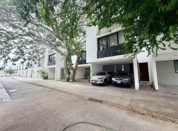 Casa · 168m² · 3 Recámaras · 2 Estacionamientos · Casa en Chuburna de Hidalgo