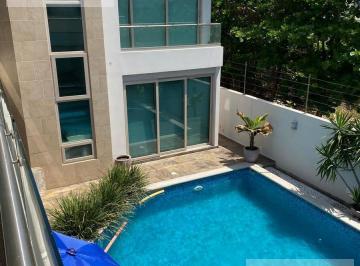 Casa · 462m² · 4 Recámaras · 4 Estacionamientos · Hermosa Casa con Paneles Solares | Ballenas