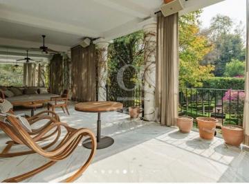 2585c2d2cd953a4e68f1e44beec0410a0a2831997d6b9ac5e77236f31bfe3dad · Residencia de Lujo con Sistema Inteligente y Gran Jardín