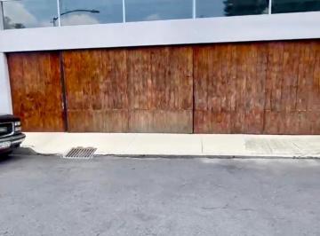 Casa · 546m² · 5 Recámaras · 6 Estacionamientos · Casa en Barrio Santa Catarina