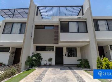Casa en condominio de 3 habitaciones, Tlajomulco de Zúñiga · Casa en Venta en Bosques de Los Cedros