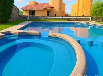 Casa en condominio de 4 habitaciones, Cuernavaca · En Venta Preciosa Casa en Zona Norte
