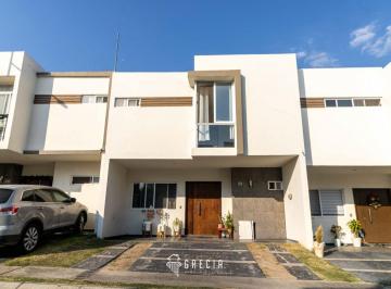 Casa en condominio de 3 habitaciones, Tlajomulco de Zúñiga · Casa en Venta en Bellaterra Coto Fronda