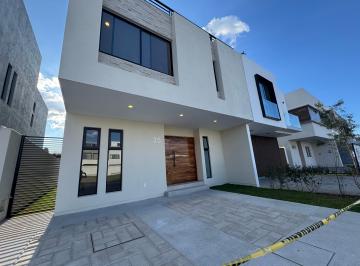 Casa en condominio de 4 habitaciones, Zapopan · Casa en Venta en Parques Vallarta