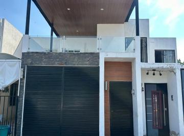 Casa en Venta de 3 habitaciones Fraccionamiento Real Del Valle · Casa en Venta Acabados de Lujo en Coto con Alberca Fracc Real del Valle