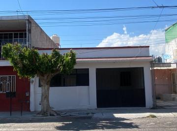 Casa de 2 habitaciones, Querétaro · Casa en Venta en Queretaro en un Nivel Recién Remodelada