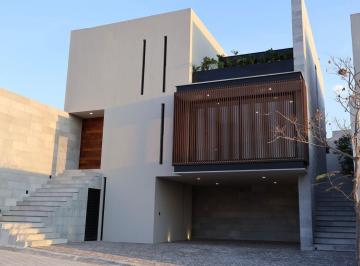 Casa de 4 habitaciones, Querétaro · Diseñada Para Inspirar, Creada Para Trascender